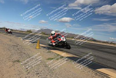 media/Nov-16-2025-Race Pace (Sun) [[8c5fa54630]]/Non Verified Riders (1st 20 Minutes)/3-Turn 3 Inside (11am)/